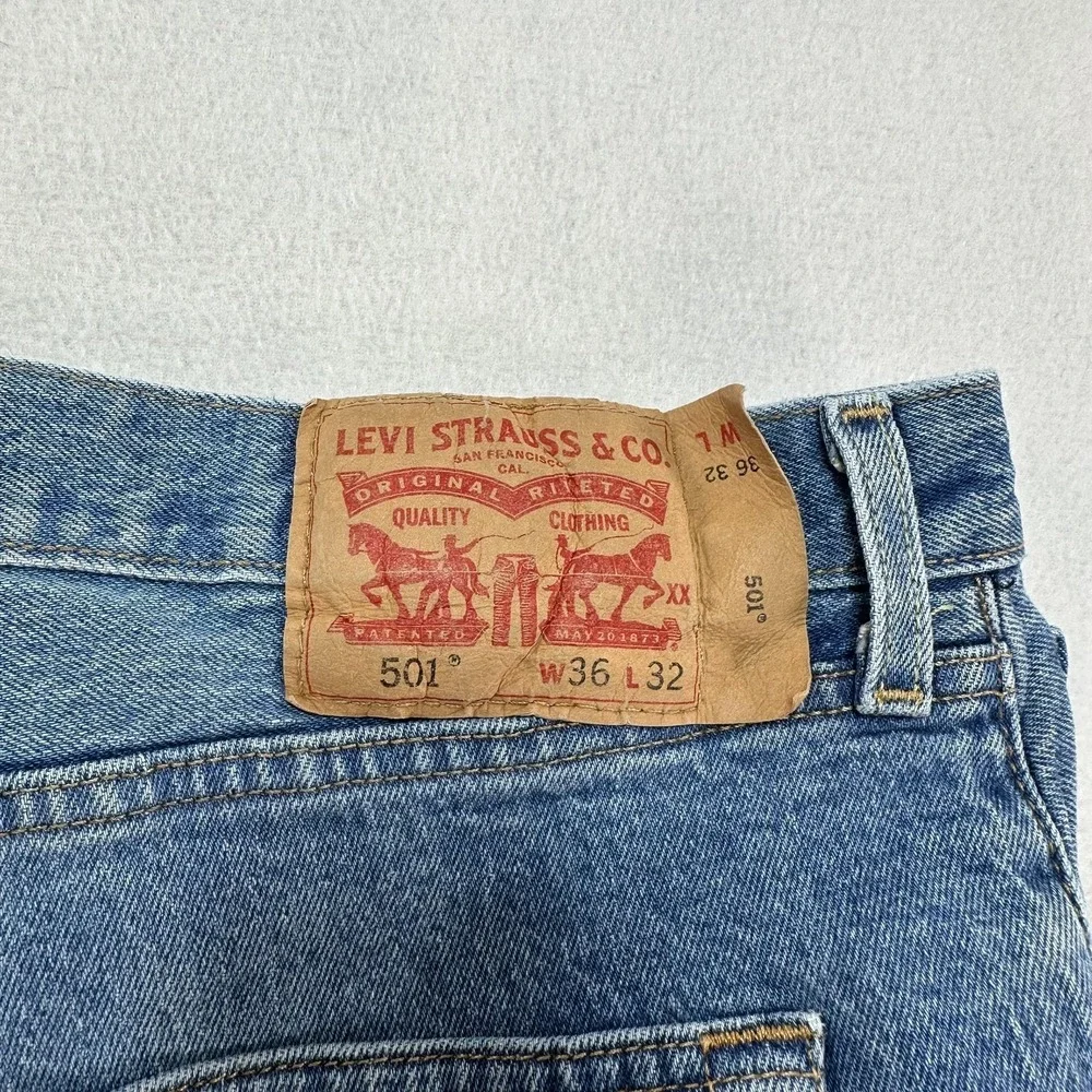 Levi's 501 Jeans Mens 36x31 Blue Regular Straight Denim Button Fly Casual Modern